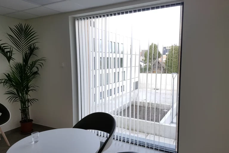 store-bande-verticale-interieur-pvc-blanc-002