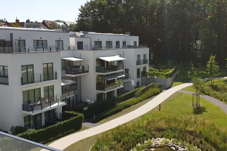 store-banne-tente-solaire-harol-bx-270-blanche-toile-taupe-motorisation-somfy-001