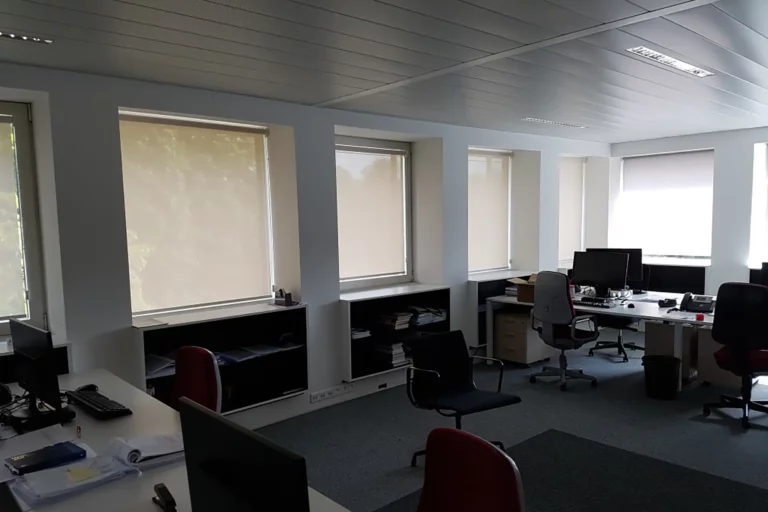 store-enrouleur-interieur-bandalux-toile-screen-chainette-002