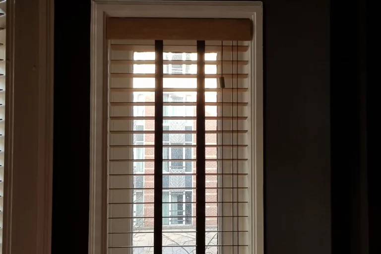 store-interieur-venitien-bois-sur-mesures-002 copie