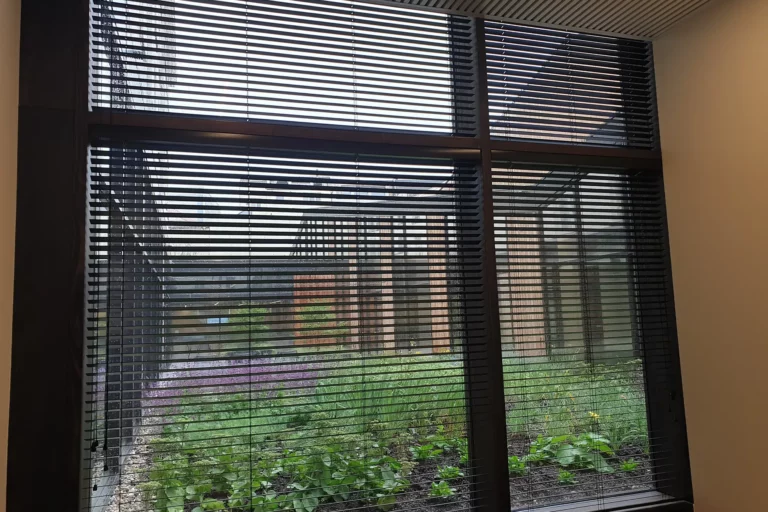 store-interieur-venitien-bois-sur-mesures-004 copie