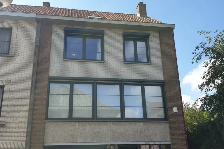 volet-exterieur-aluminium-harol-vr-150-ral-7016-store-screen-exterieur-helioscreen-ral-7016-motorisation-somfy